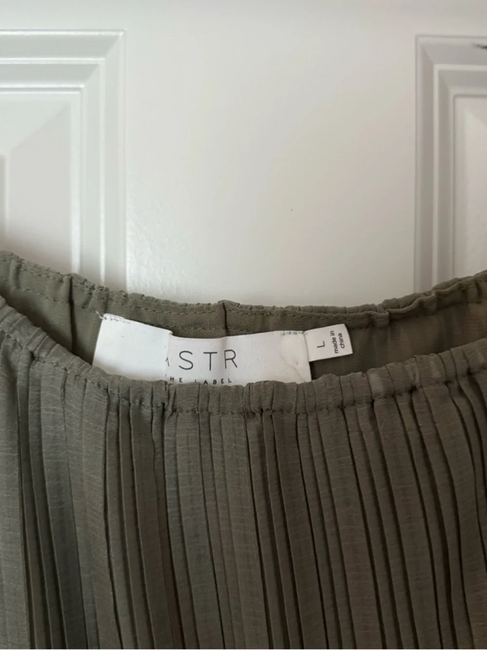 ASTR Long Sleeve Cropped Blouse - Picture 3 of 3